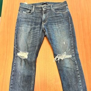 Hollister 32x30 Skinny Jeans - Ripped